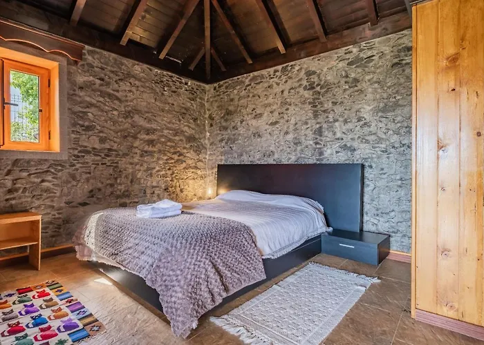 Casa Da Levada Dos Prazeres * Calheta (Madeira)